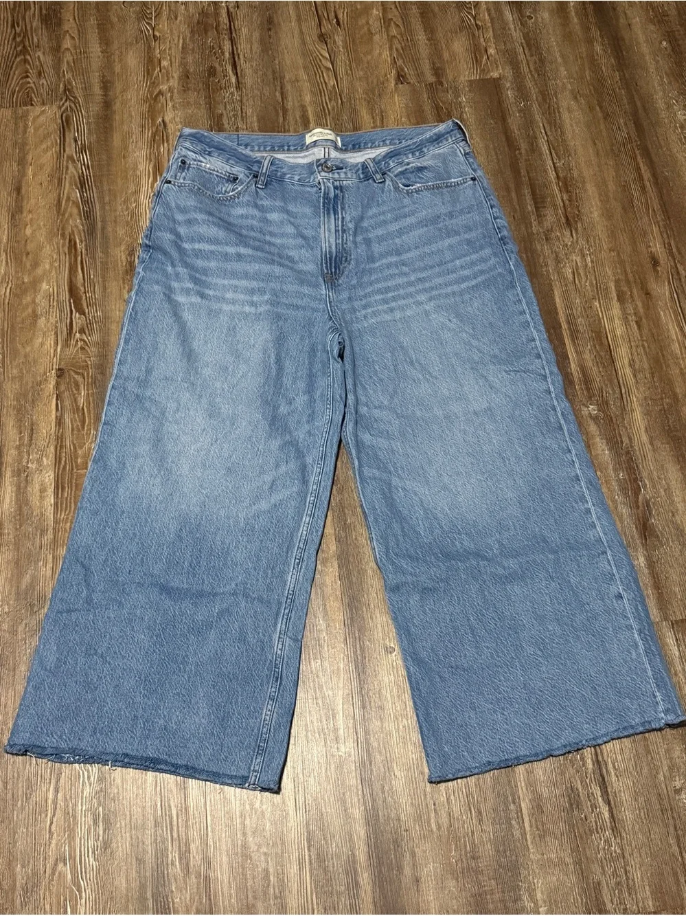 Abercrombie & Fitch The Crop Wide Leg Jeans Women's 14s/32 Frayed Hem High Rise